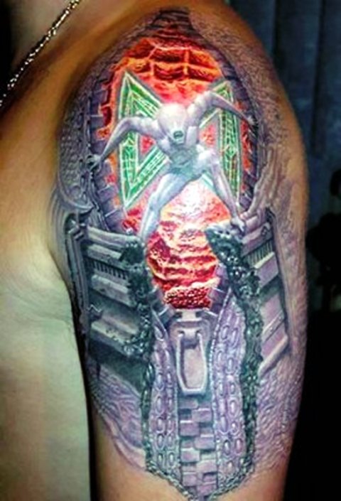 3d tetovaa alien izlazi iz ramena